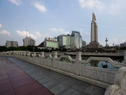 �ϲ���һ�㳡