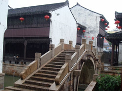 �����º��Ͻ�