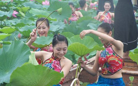 ���ݺ�ɽ���һ���㡪����ʯ�����ῪĻ