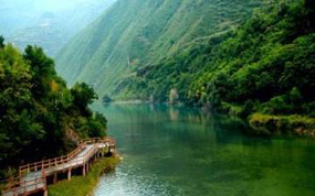 外地游客做飞机来甘肃 去陇南景点免费